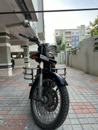 Black Royal Enfield Classic 350