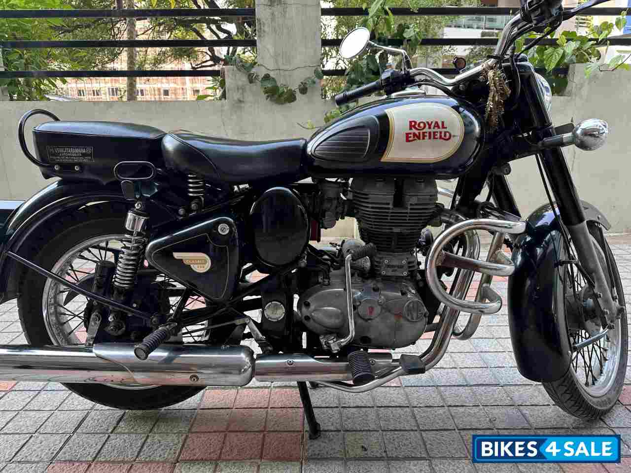 Black Royal Enfield Classic 350 Black Royal Enfield Classic 350