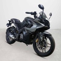 Bajaj Pulsar RS 200