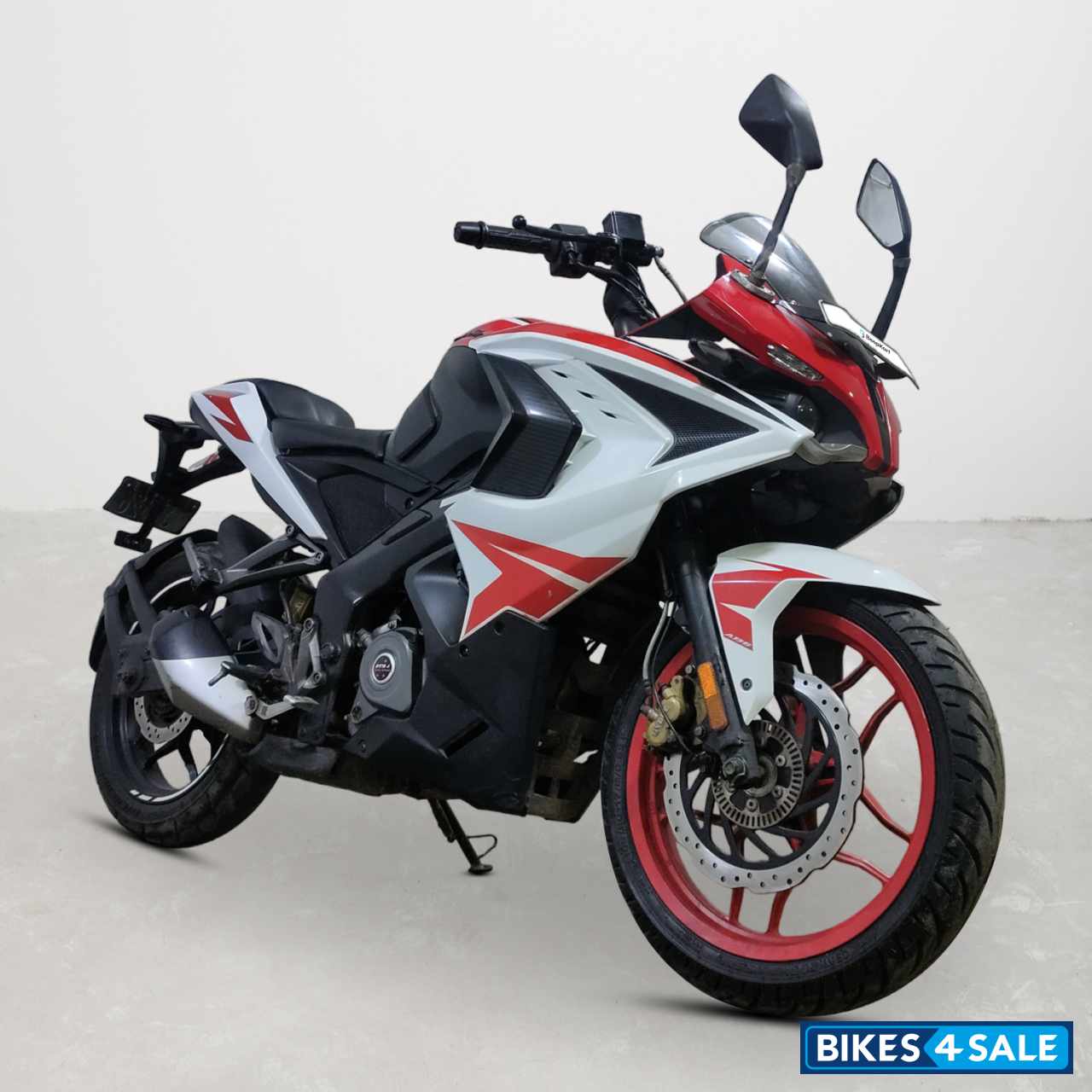 Bajaj Pulsar RS 200