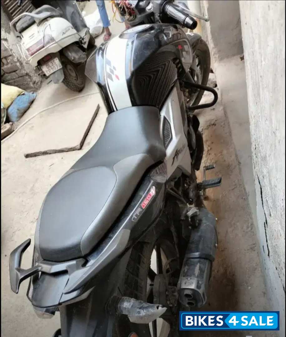 TVS Apache RTR 160 4V BS6