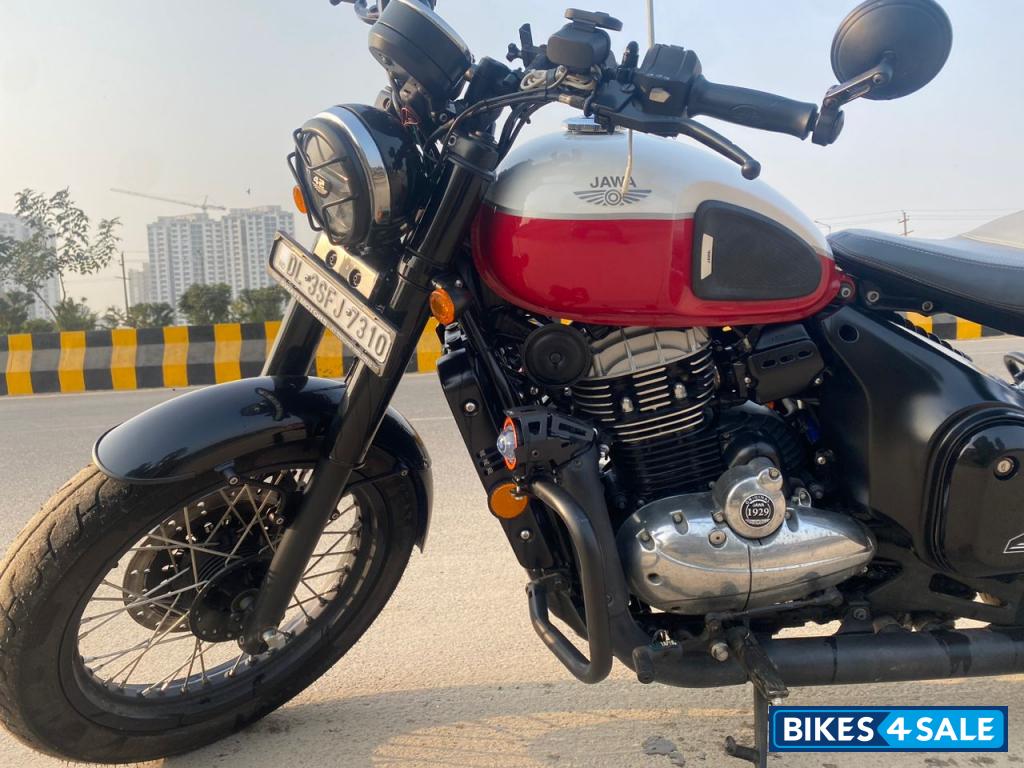 Jasper Red Jawa 42 Bobber Dual Channel ABS