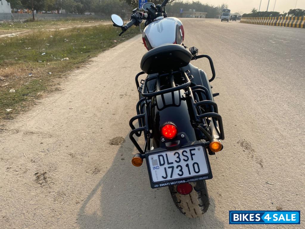 Jasper Red Jawa 42 Bobber Dual Channel ABS