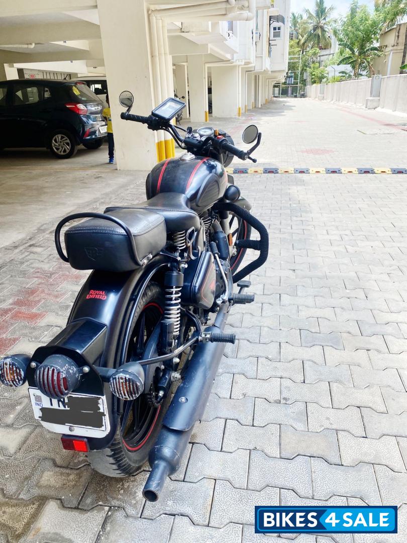 Royal Enfield Classic Stealth Black