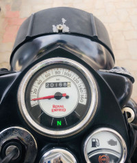 Royal Enfield Classic Stealth Black