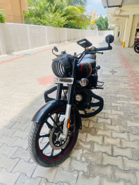 Royal Enfield Classic Stealth Black