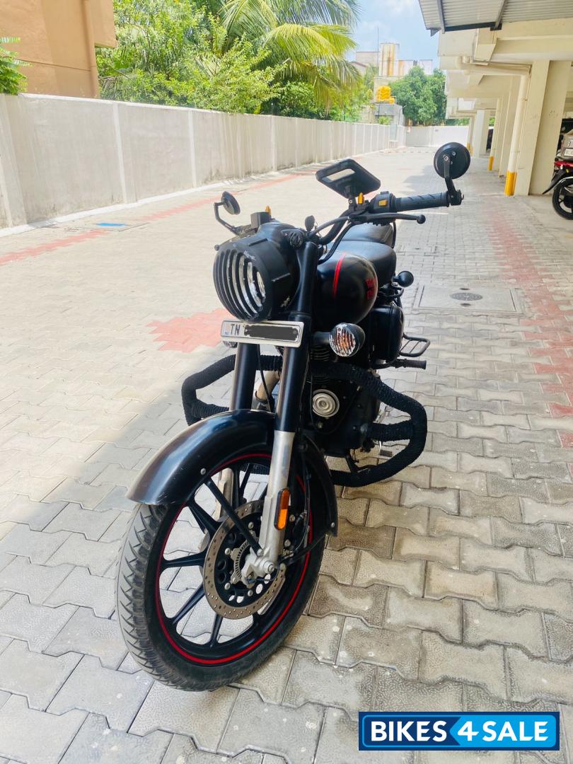 Royal Enfield Classic Stealth Black