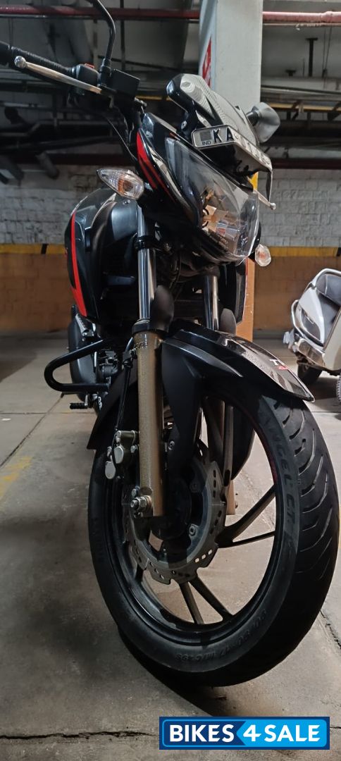 TVS Apache RTR 200 4V TVS Apache RTR 200 4V