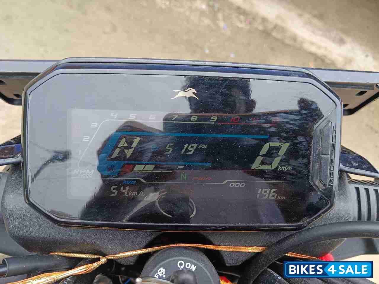 Black TVS Raider 125