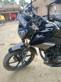 Black TVS Raider 125