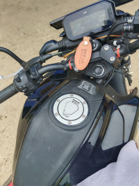 Black TVS Raider 125