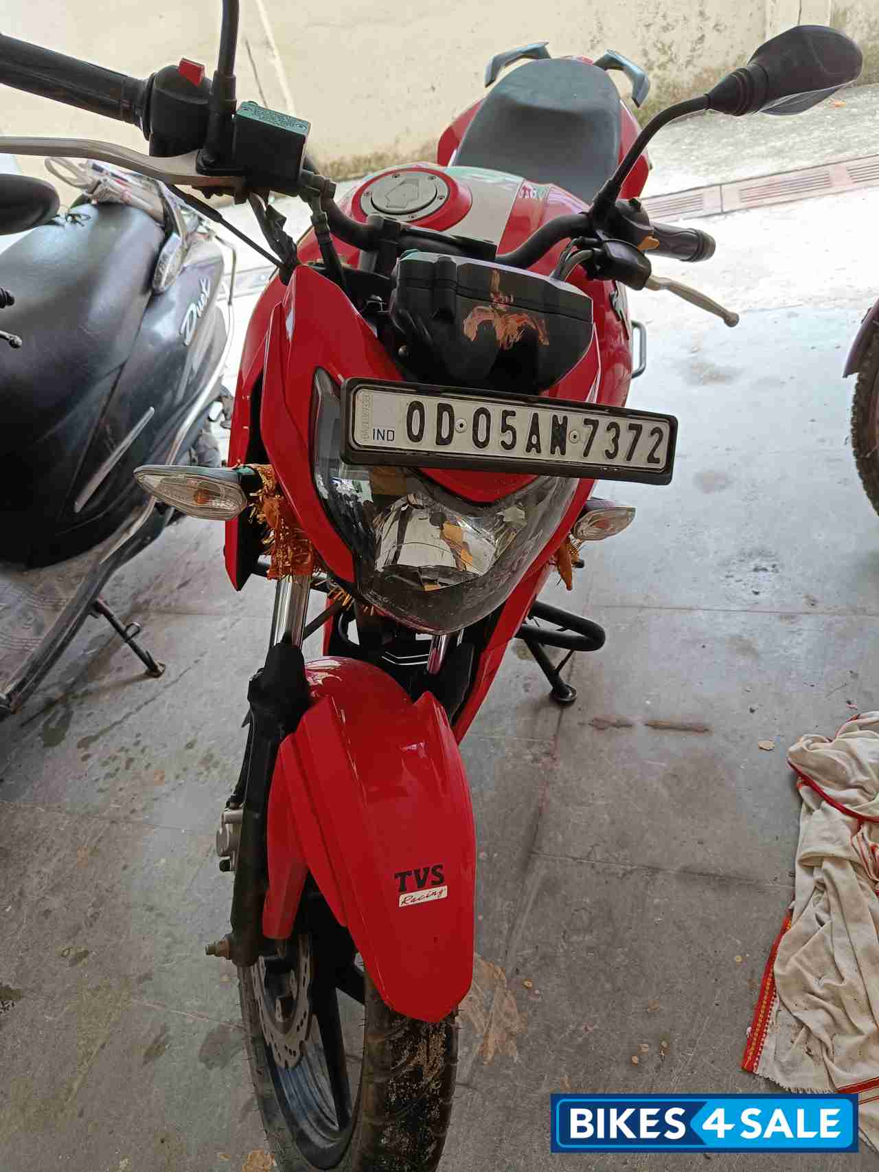 Red TVS Apache RTR 160 4V Red TVS Apache RTR 160 4V