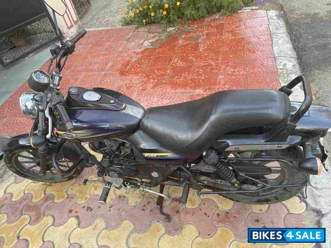 Bajaj Avenger Street 150