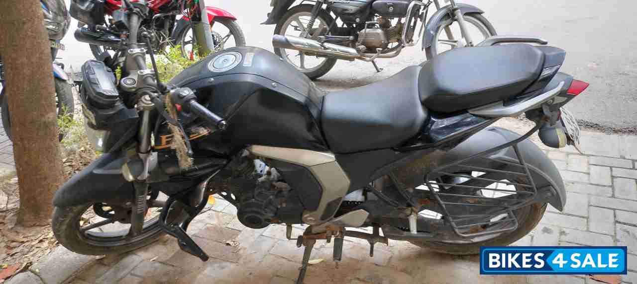 Yamaha FZ FI V2