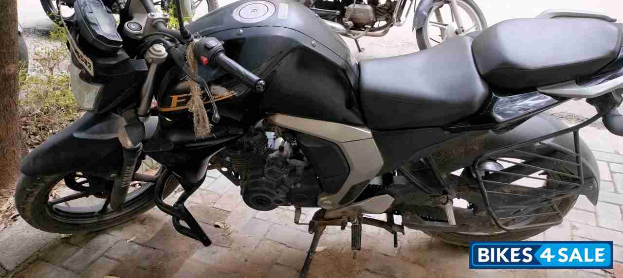 Yamaha FZ FI V2