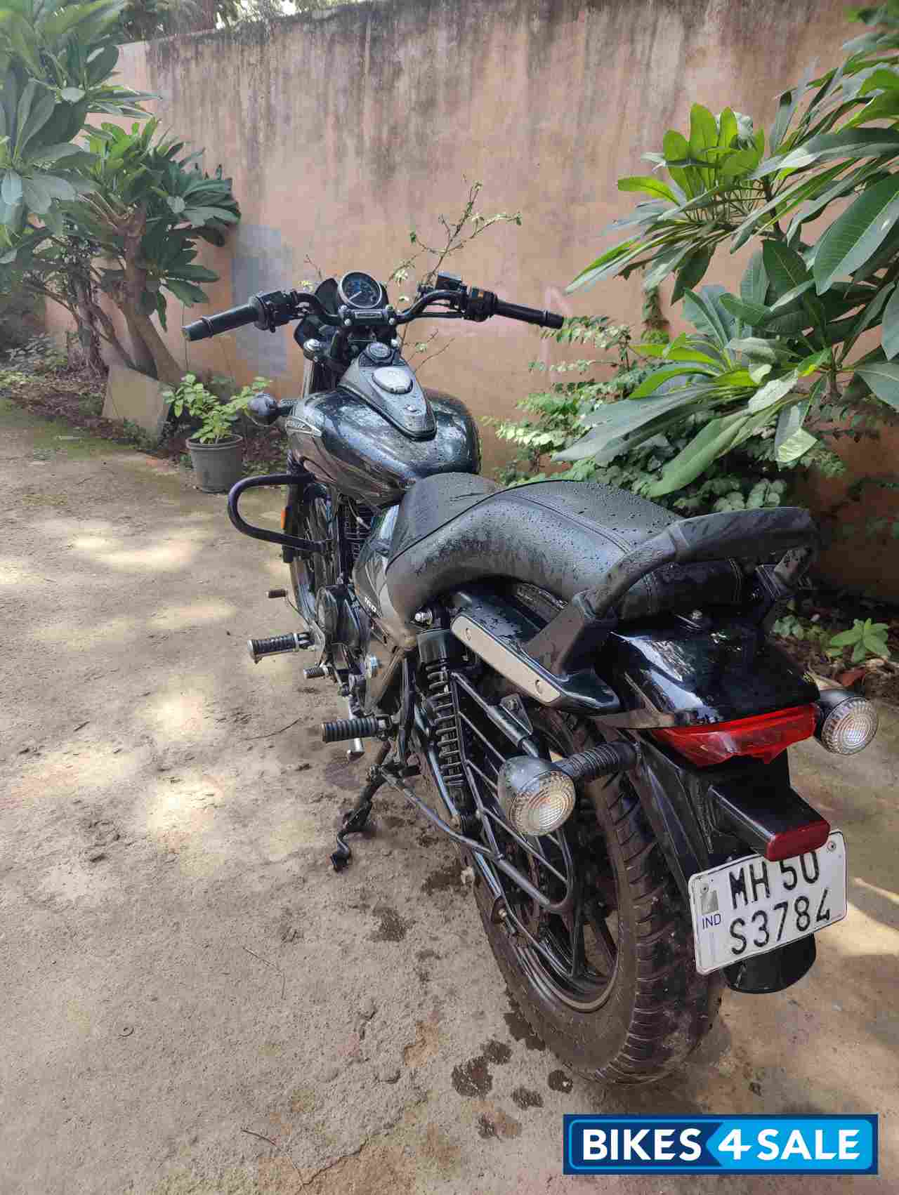 Black Bajaj Avenger Street 160 BS6 Black Bajaj Avenger Street 160 BS6