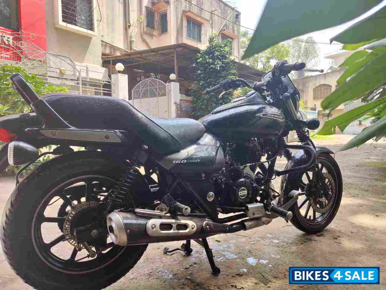 Black Bajaj Avenger Street 160 BS6 Black Bajaj Avenger Street 160 BS6