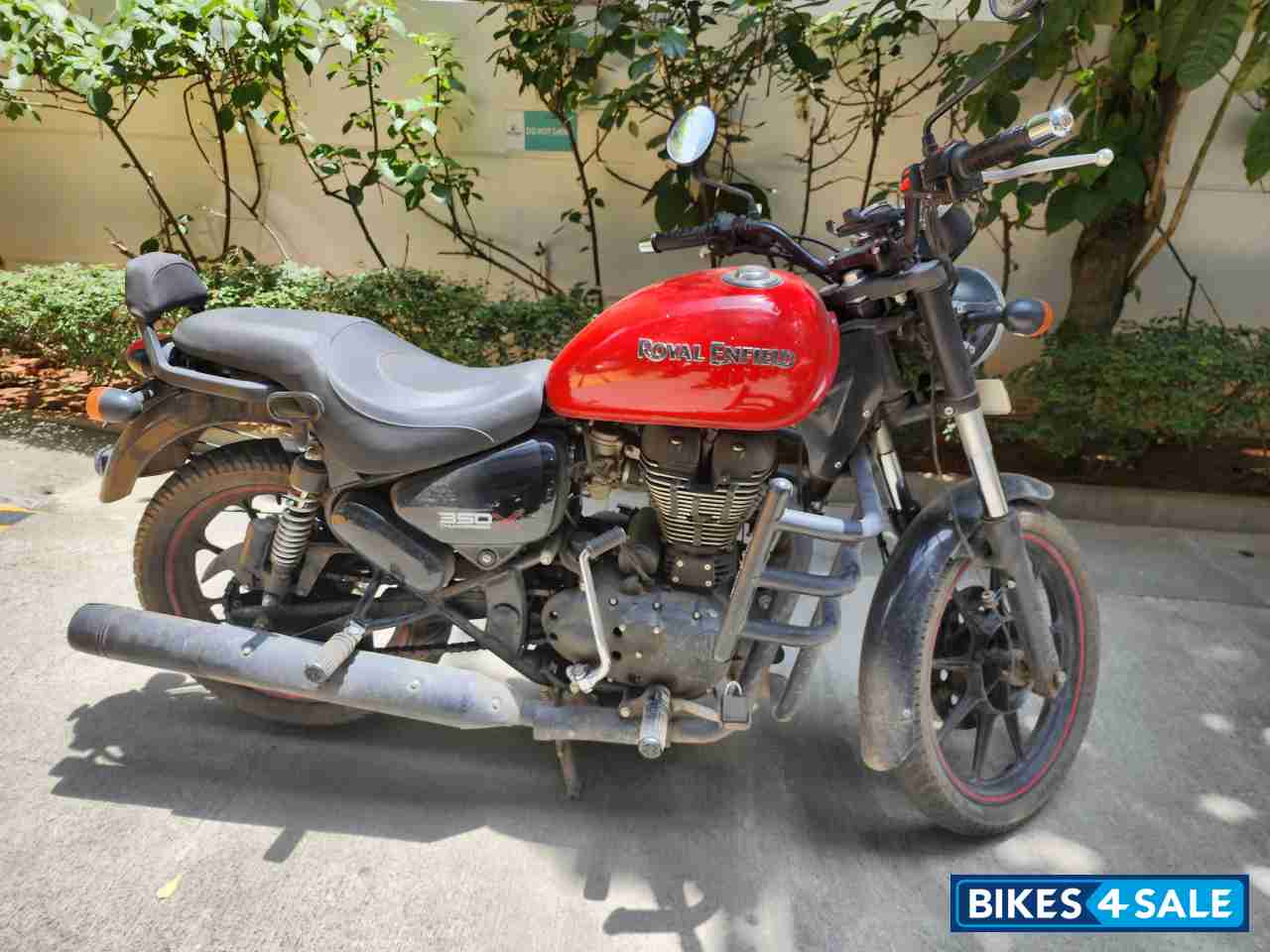 Red Royal Enfield Thunderbird X 350