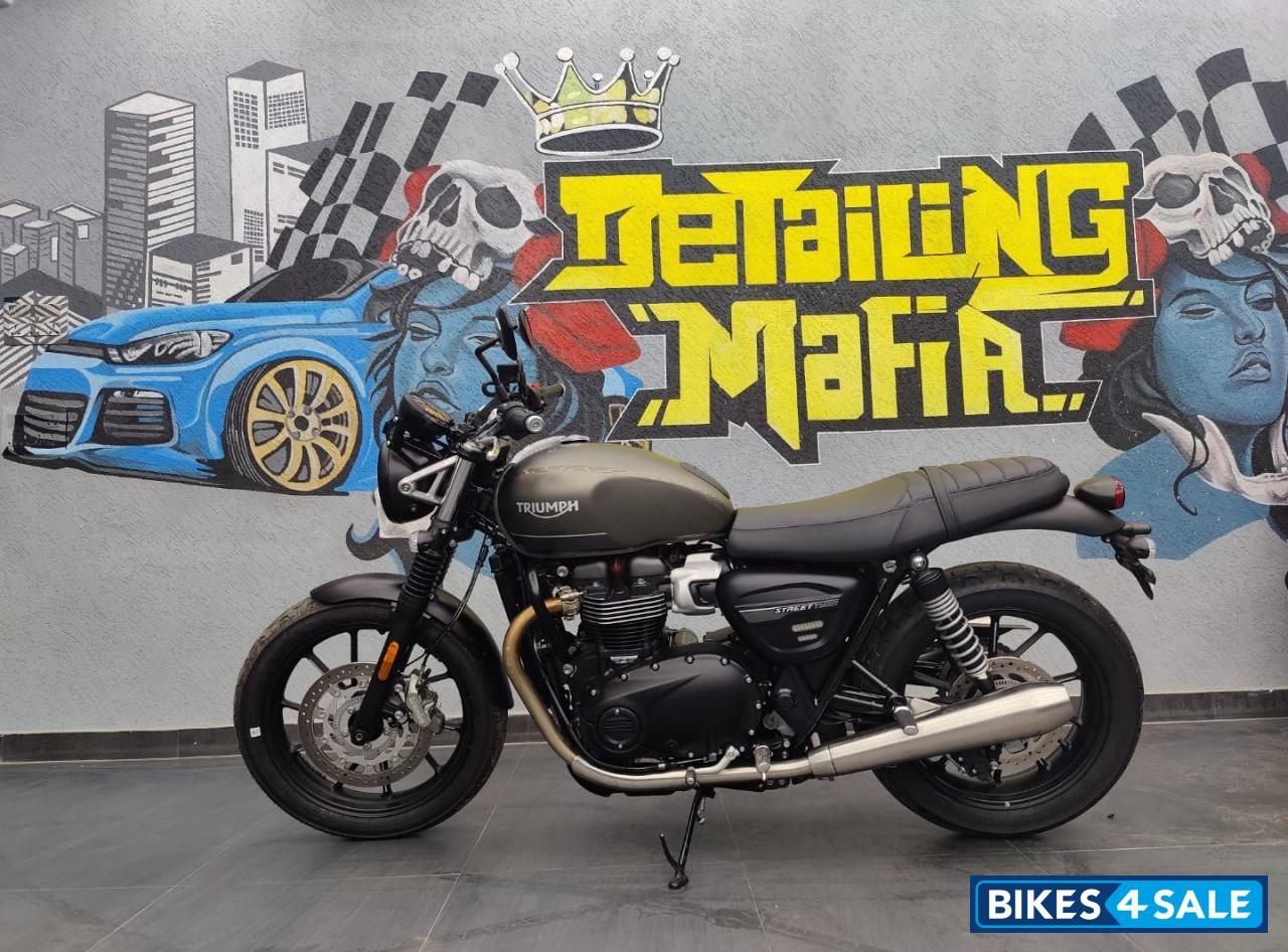 Triumph Street Twin