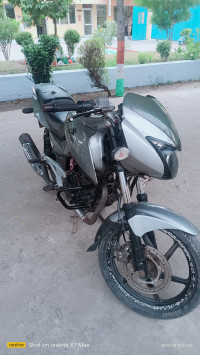 Silky Silver Bajaj Pulsar 180