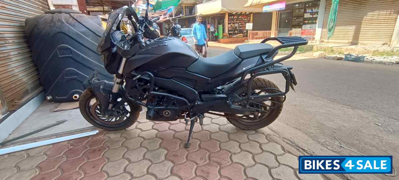 Black Bajaj Dominar 400 ABS BS6