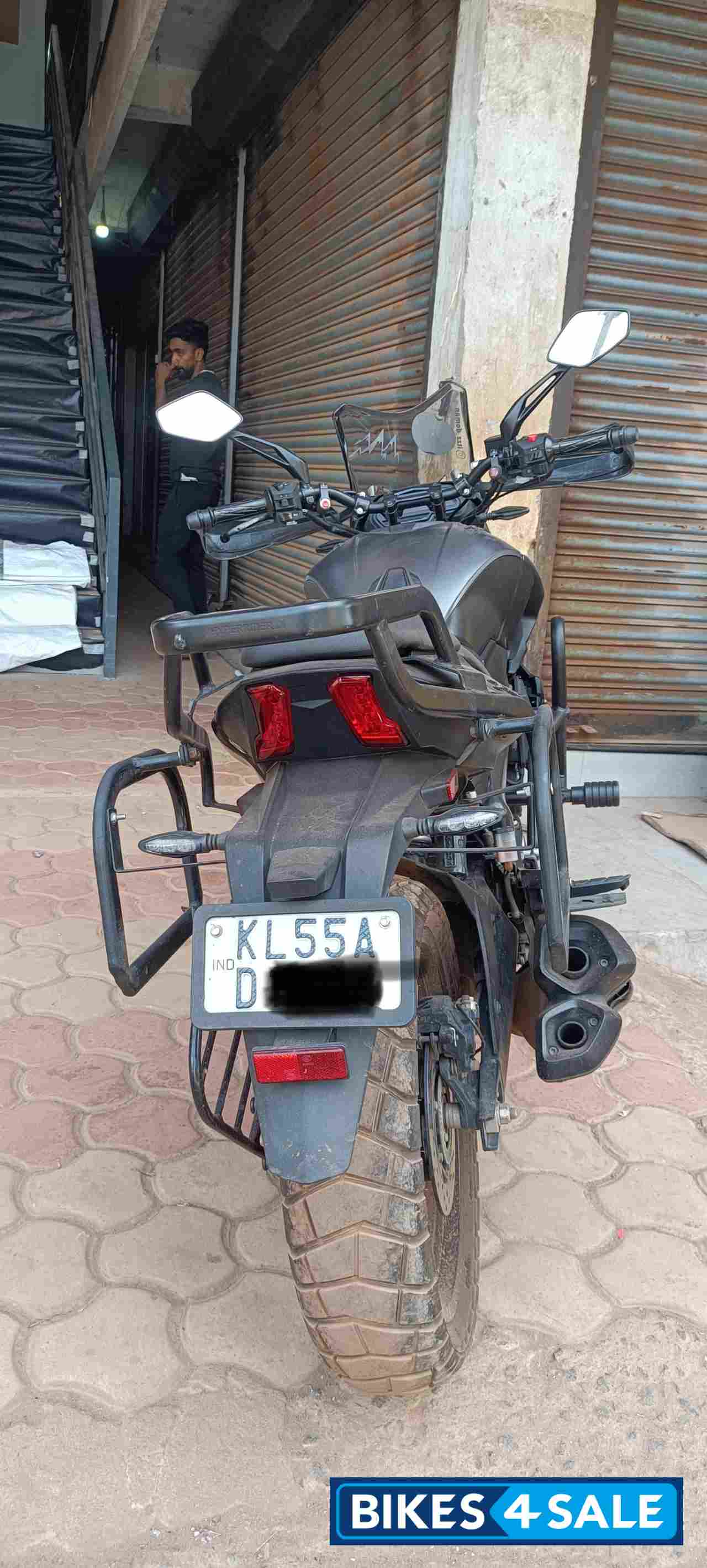 Black Bajaj Dominar 400 ABS BS6