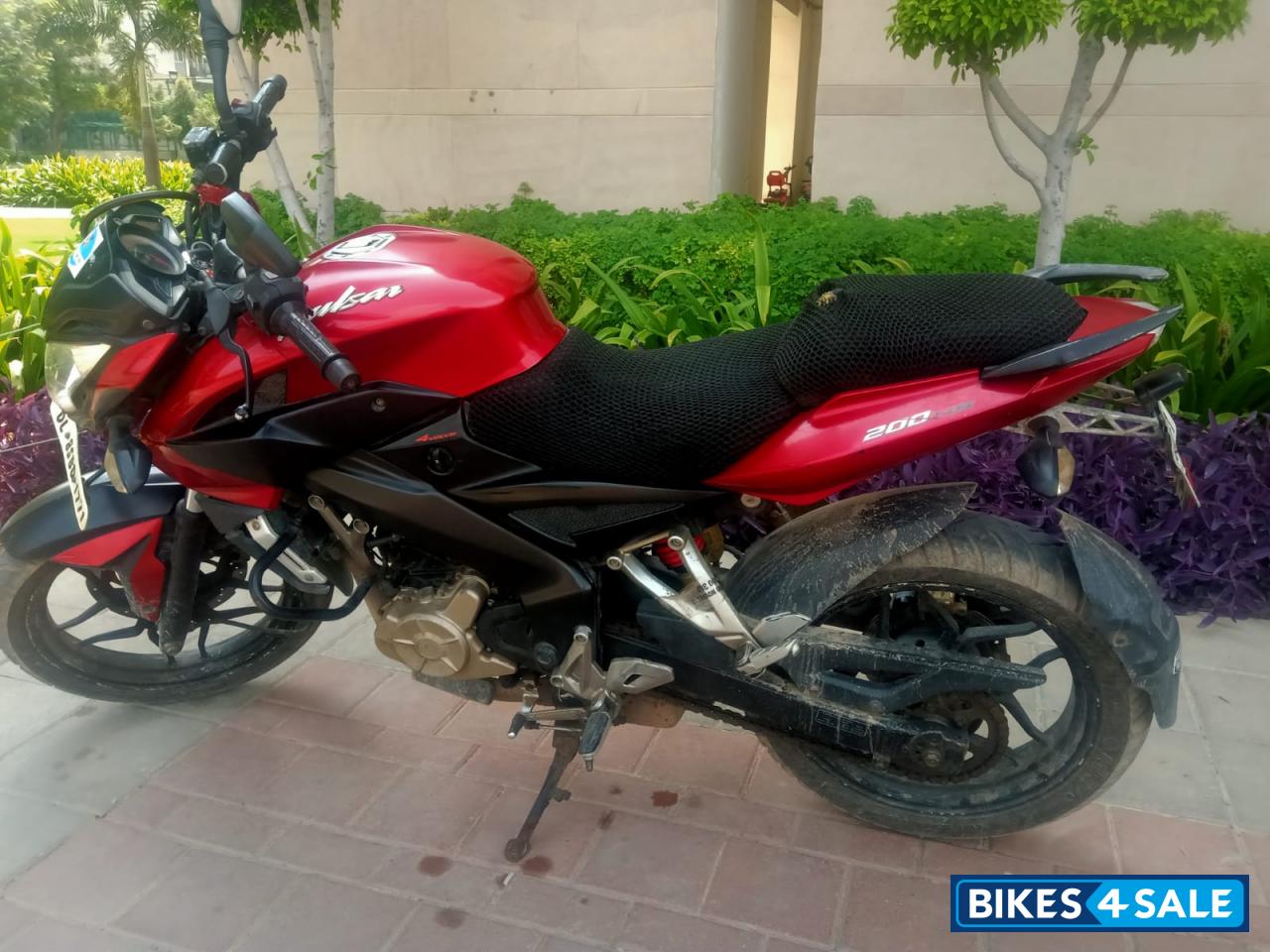 Bajaj Pulsar 200 NS