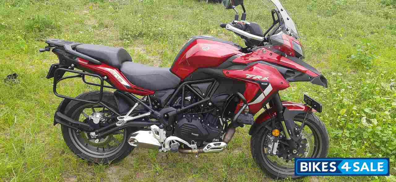 Red Benelli TRK 502 BS6
