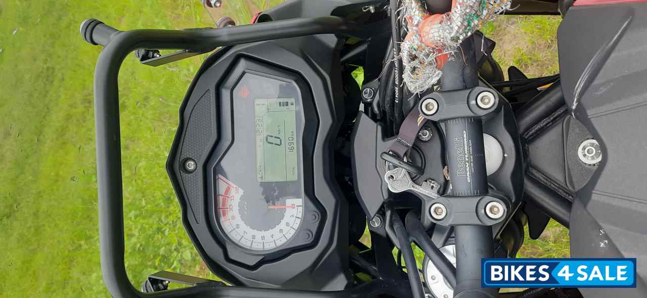 Red Benelli TRK 502 BS6