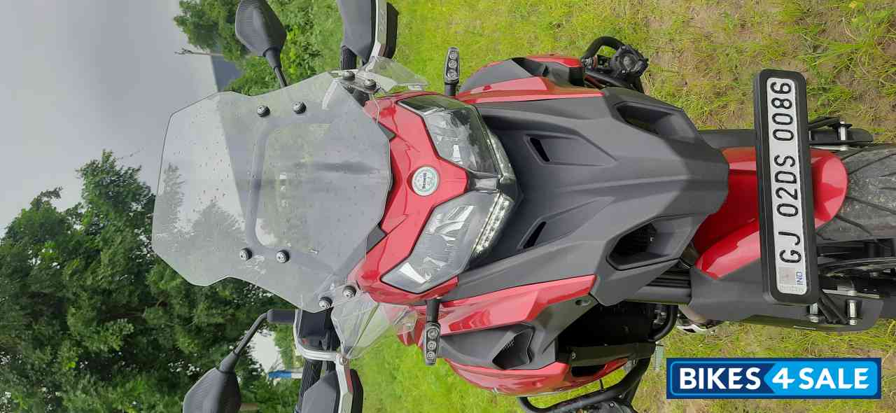 Red Benelli TRK 502 BS6