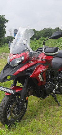 Red Benelli TRK 502 BS6