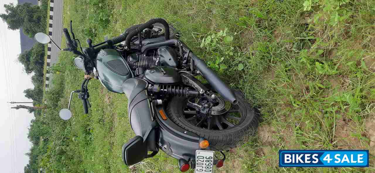 Hunter Green Yezdi Roadster Dark