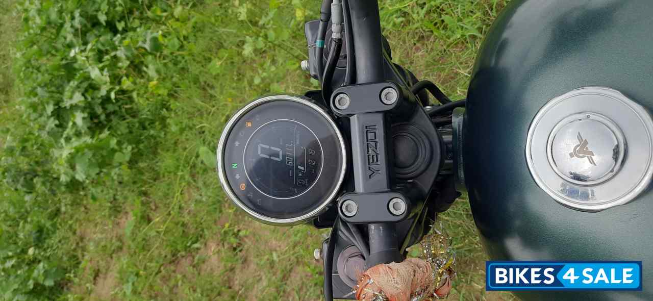 Hunter Green Yezdi Roadster Dark