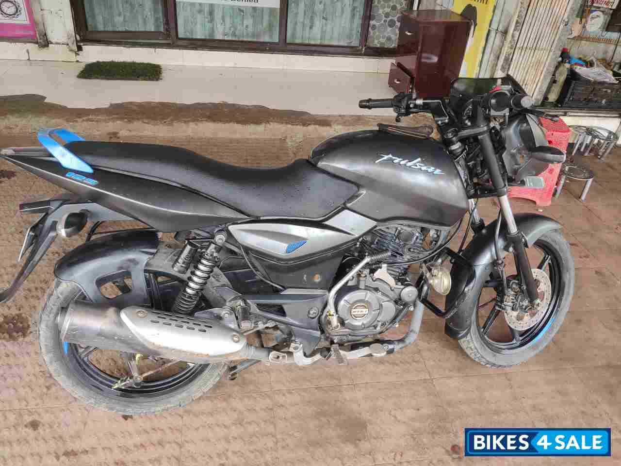 Charcoal Bajaj Pulsar 125