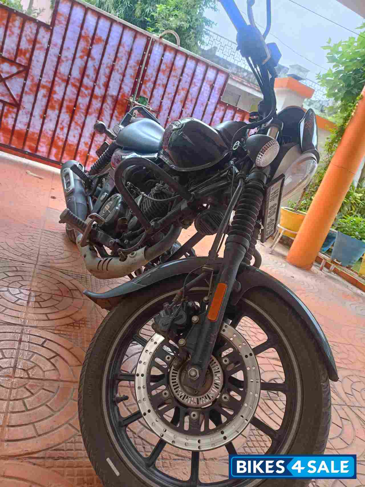 Black Bajaj Avenger Street 160