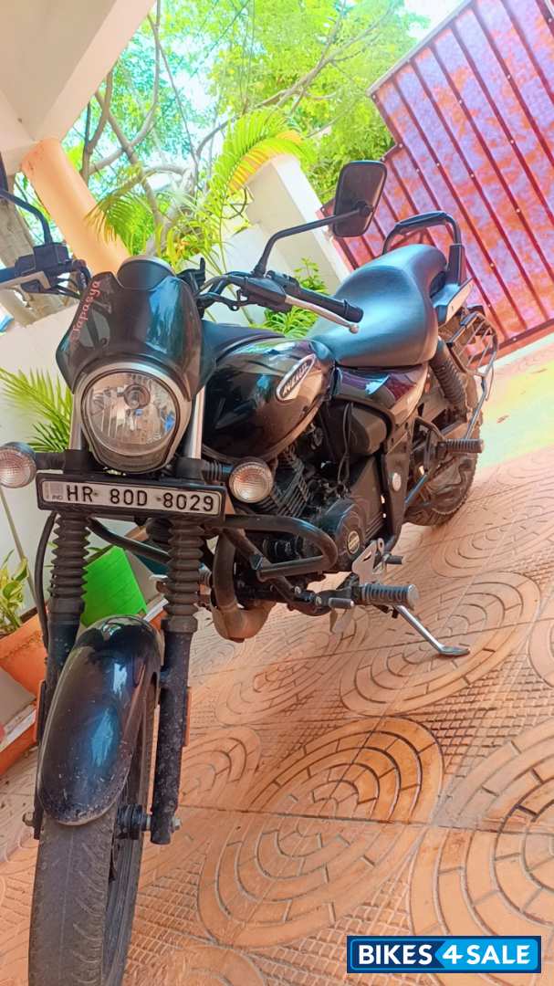 Black Bajaj Avenger Street 160