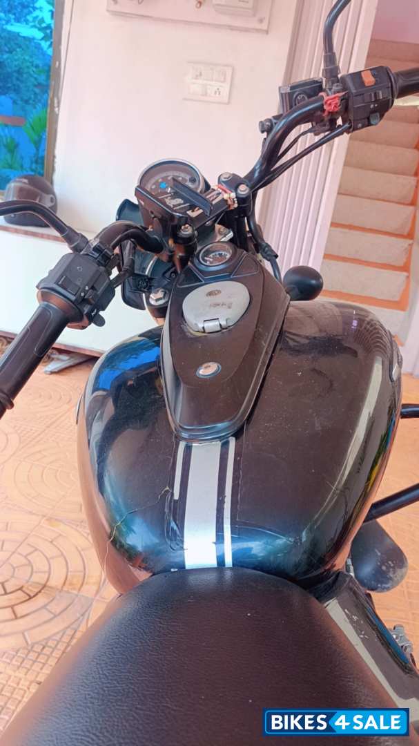 Black Bajaj Avenger Street 160