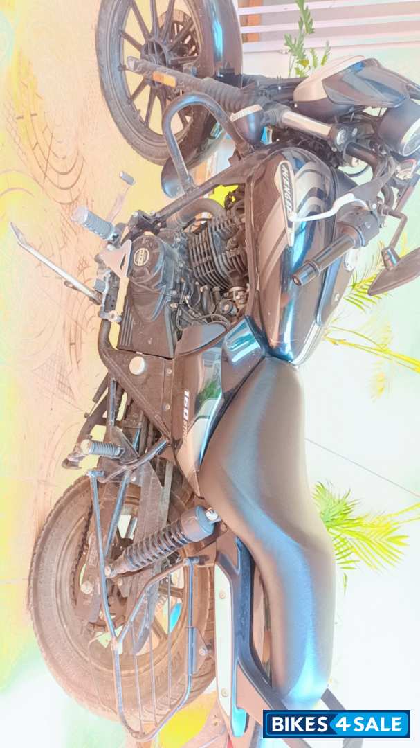 Black Bajaj Avenger Street 160