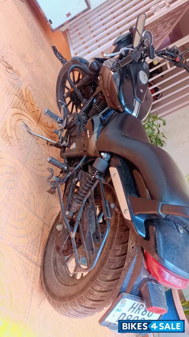 Black Bajaj Avenger Street 160