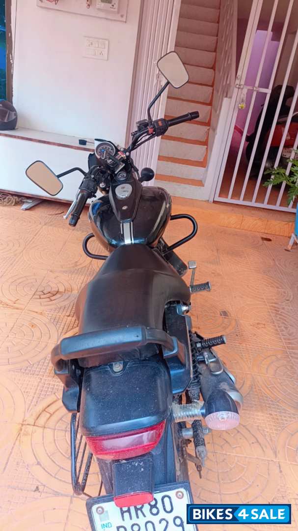 Black Bajaj Avenger Street 160