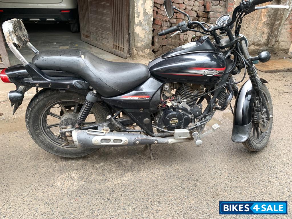 Black Bajaj Avenger Street 220