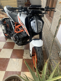 White KTM Duke 390