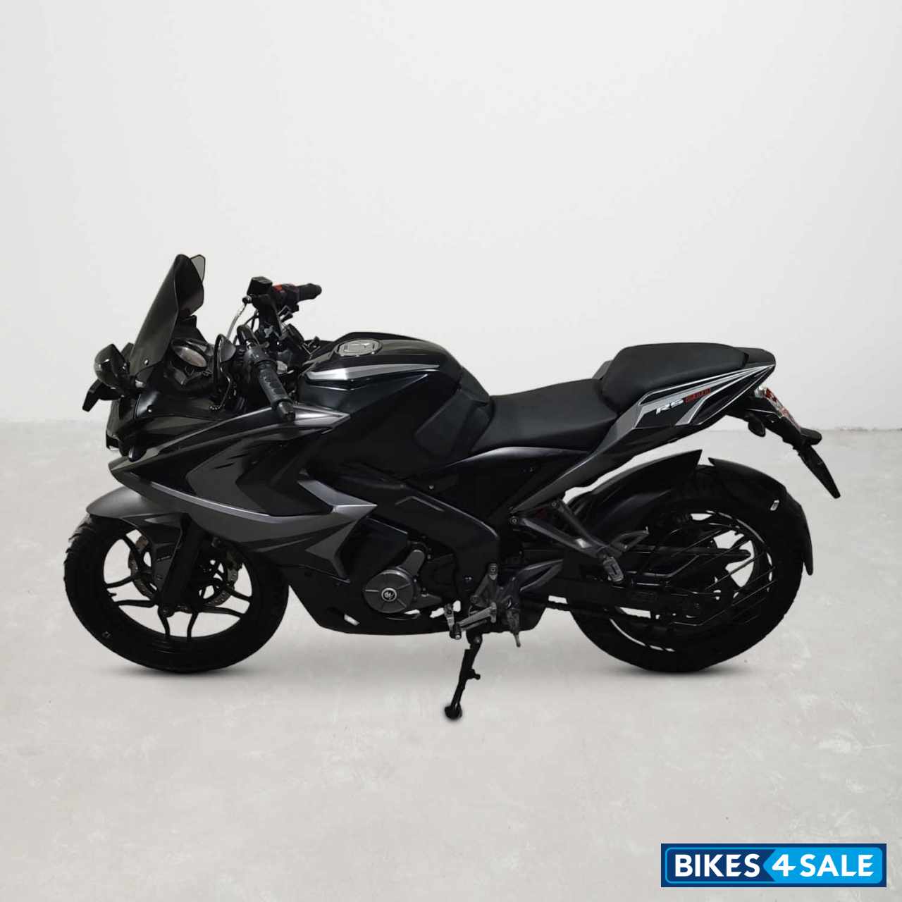 Bajaj Pulsar RS 200