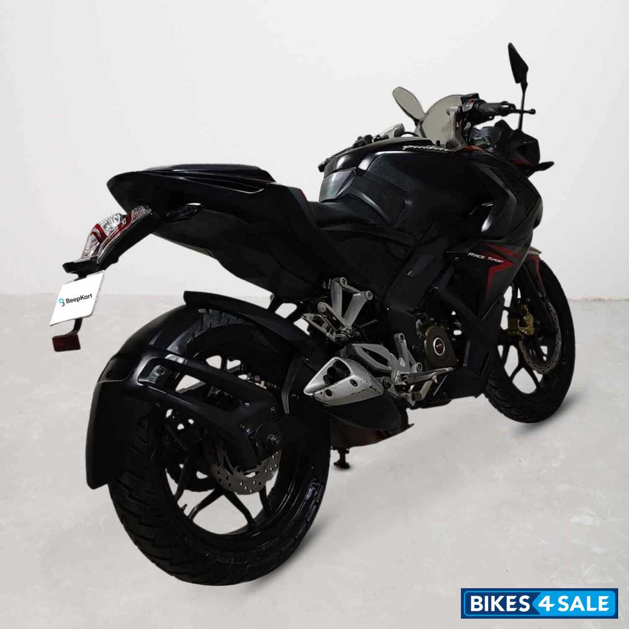 Bajaj Pulsar RS 200