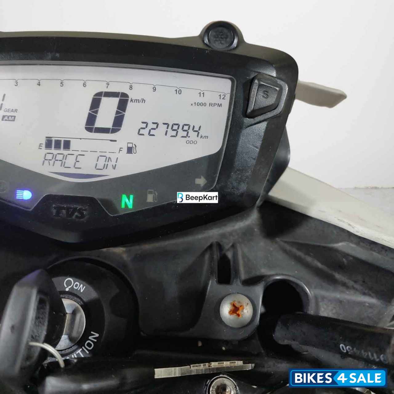 TVS Apache RTR 200 4V