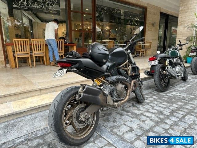 Matte Black Ducati Monster 821 Matte Black Ducati Monster 821