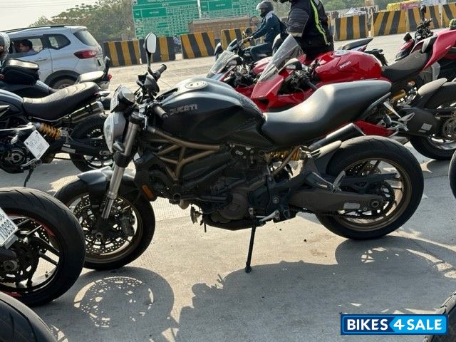 Matte Black Ducati Monster 821 Matte Black Ducati Monster 821