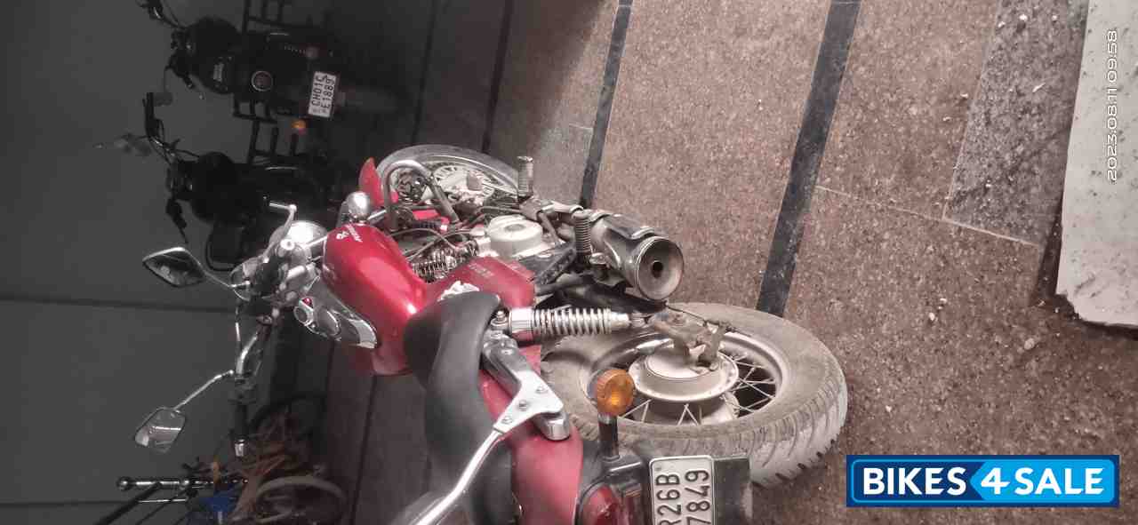 Bajaj Avenger 220 DTS-i