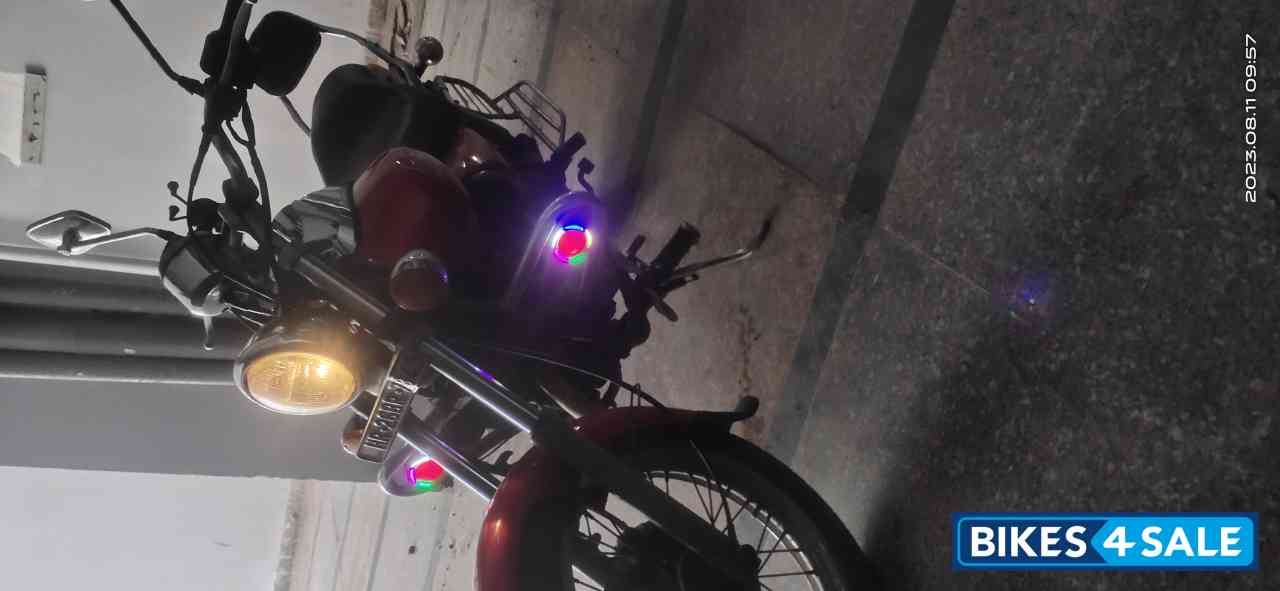 Bajaj Avenger 220 DTS-i