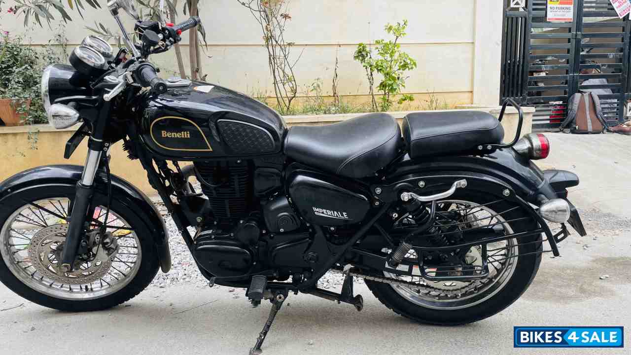 Black Benelli Imperiale 400